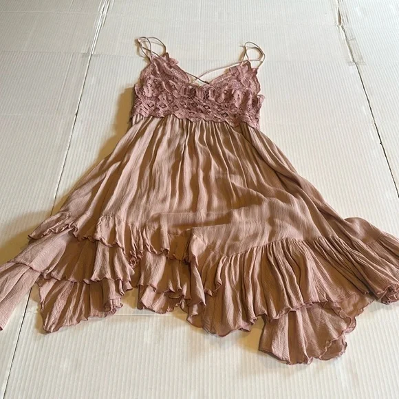 NWT Adellla Free People rose slip dress ruffles cutout design spaghetti straps - Picture 1 of 10